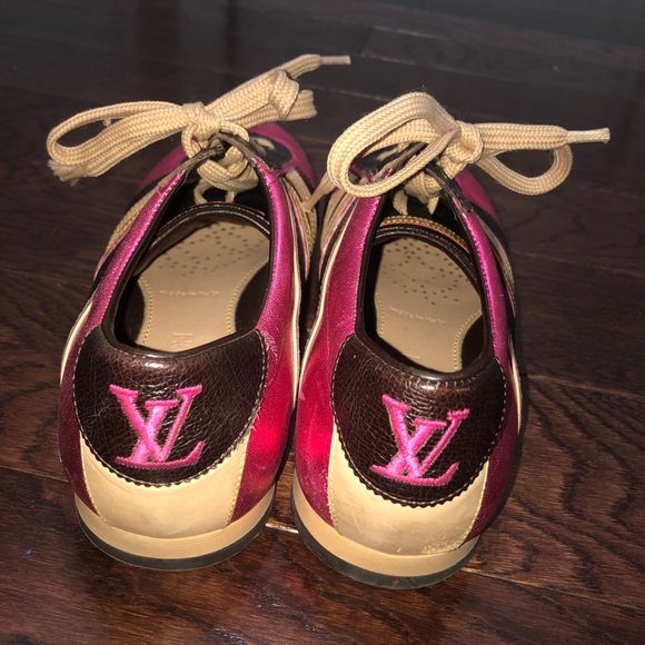 Louis Vuitton Authentic sneakers size 39 - Picture 7 of 9